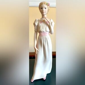 Rare Find1983 "Lucy Locket" By Cybis Nursery Rhymes Series Porcelain 9" Figurine